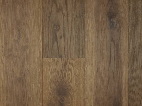 Plancher fumé pour un aspect moderne et chic à Bordeaux