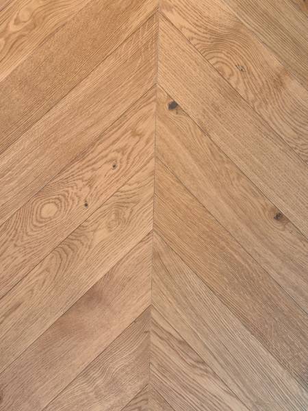 Parquet contrecollé en Point de Hongrie Polo