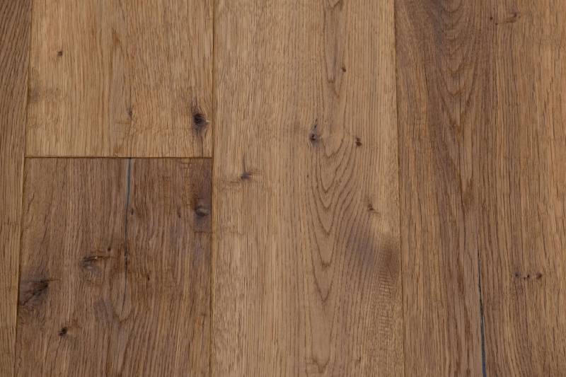 Le parquet contrecollé chêne Venise, l’élégance du bois patiné pour un intérieur unique près de Mérignac !