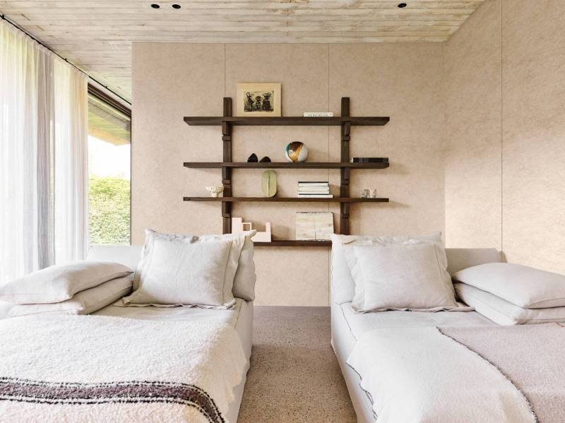 Pourquoi poser un parement mural en bois dans une chambre change tout