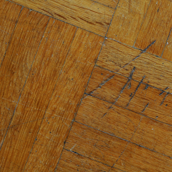 Comment protéger mon parquet contre les rayures et poinçonnement ?