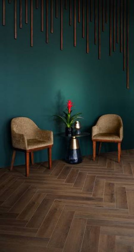 Notre zone d'activité pour ce service Service professionnel spécialisé dans la pose soignée de parquet en bois massif à coller clouer ou flottant avec finition huilée à